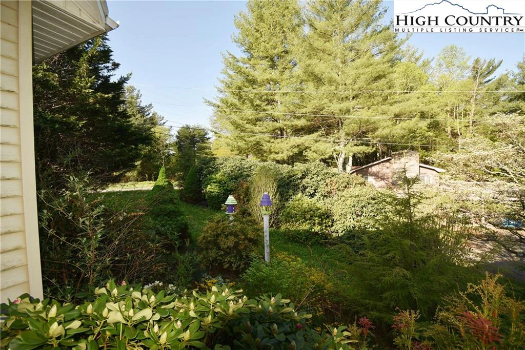 Image number 17 for the current listing
