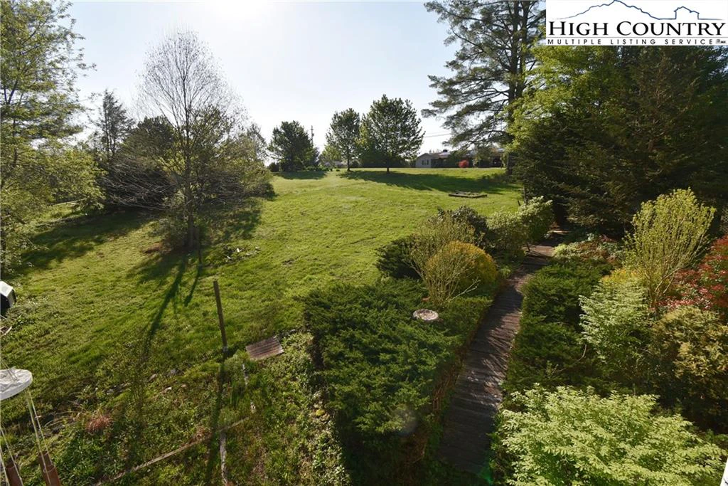 Image number 19 for the current listing