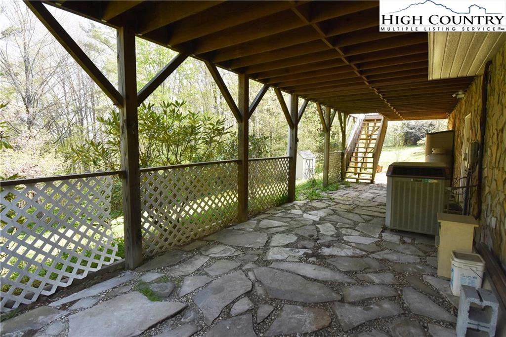 Image number 20 for the current listing