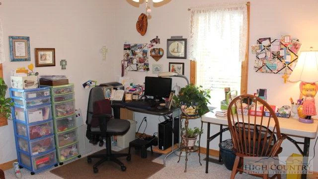 Image number 22 for the current listing