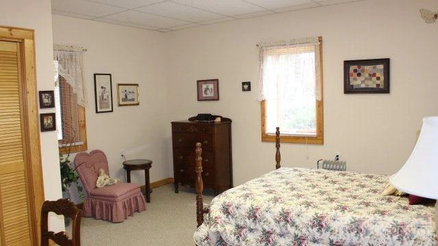 Image number 13 for the current listing