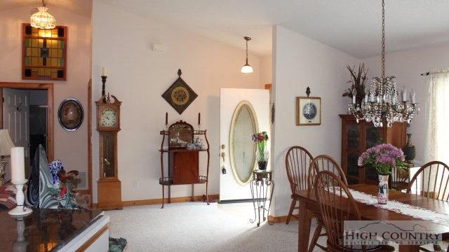 Image number 8 for the current listing