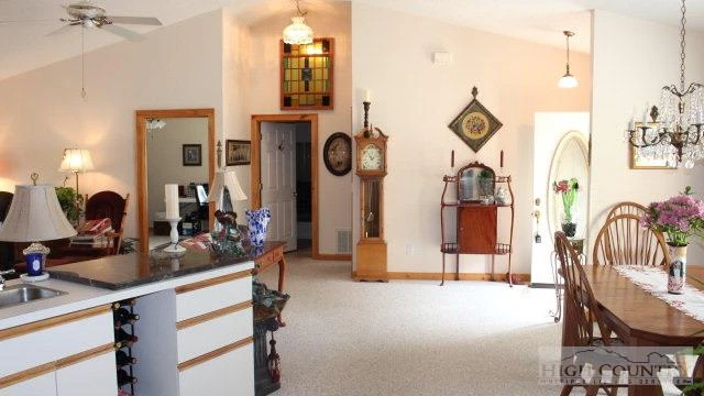 Image number 7 for the current listing