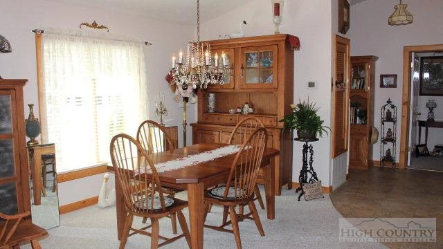 Image number 6 for the current listing