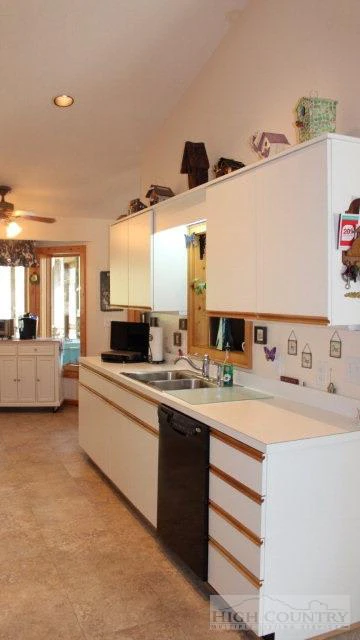 Image number 5 for the current listing