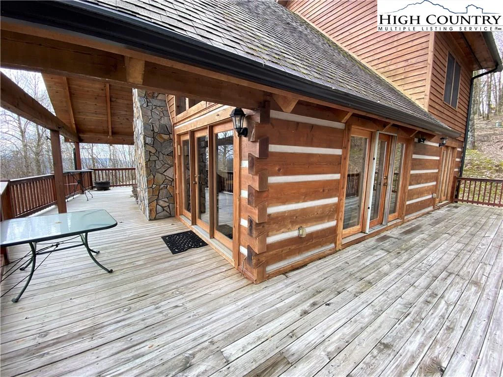 Image number 14 for the current listing
