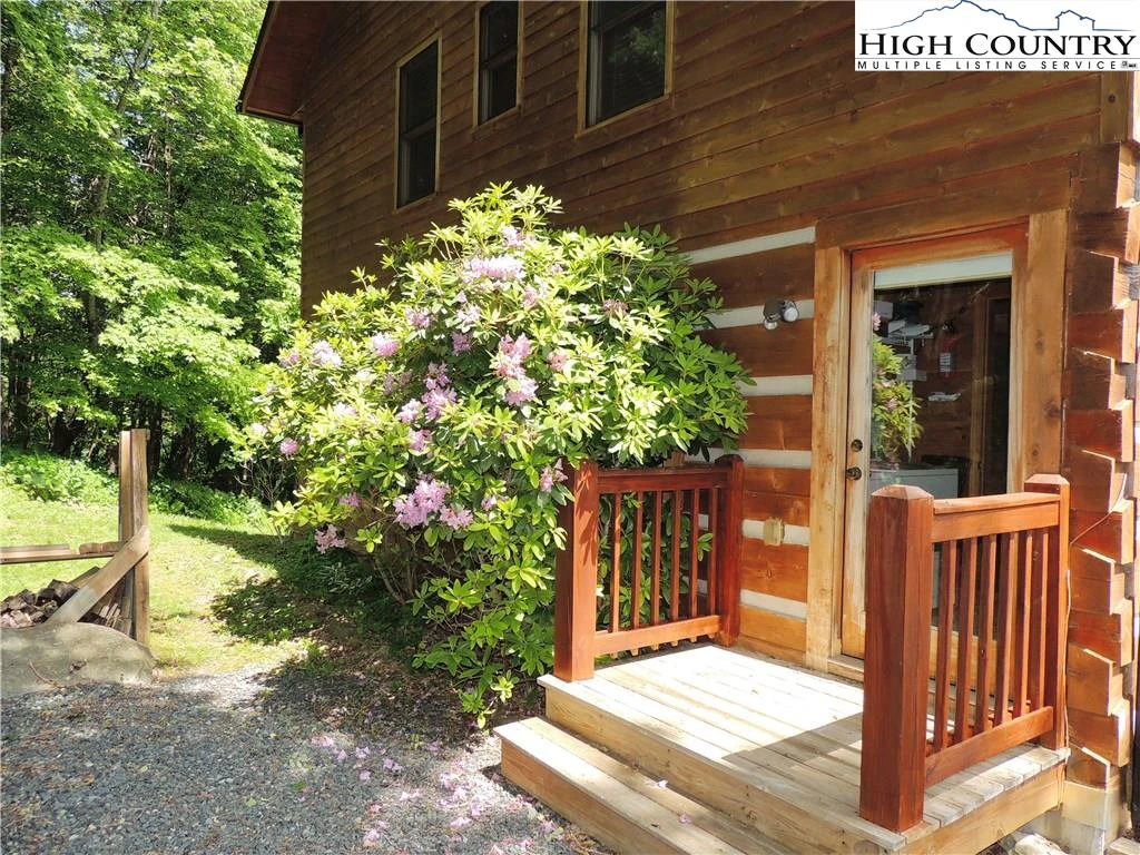Image number 15 for the current listing