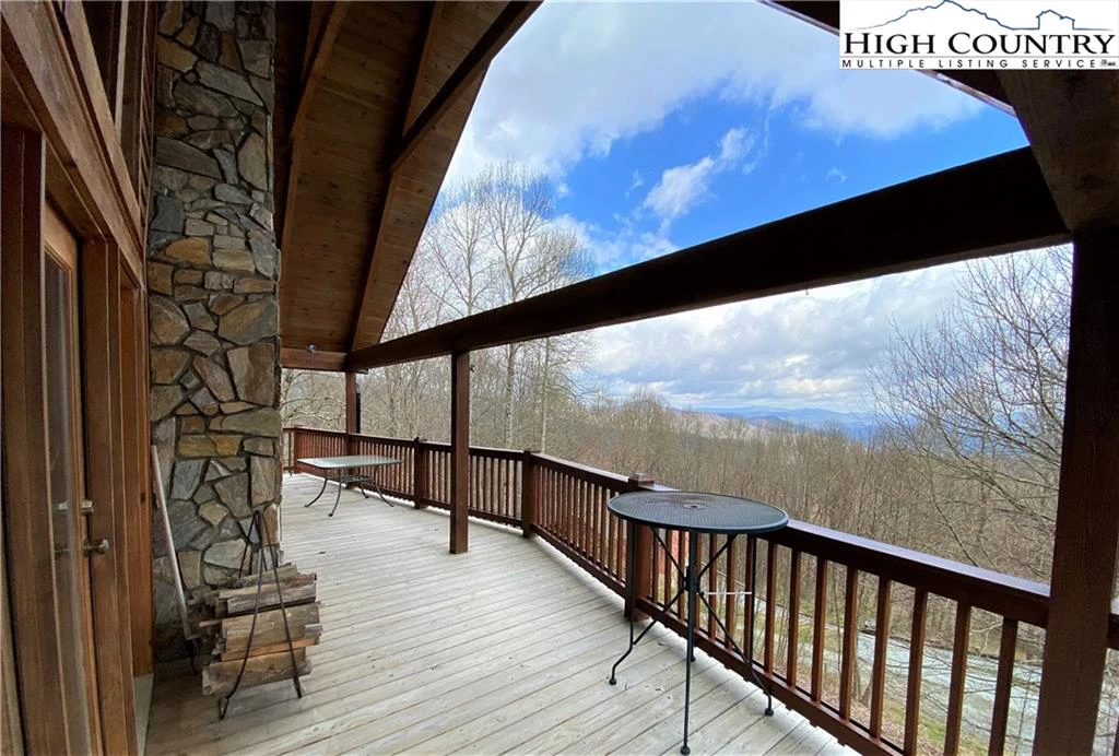 Image number 19 for the current listing