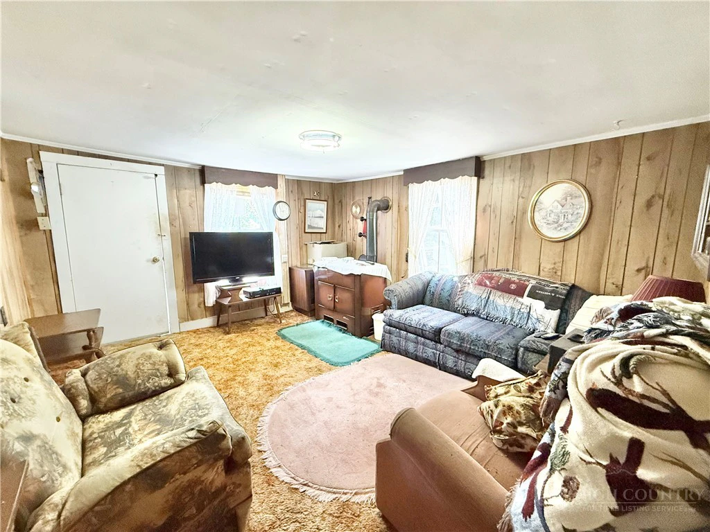 Image number 11 for the current listing