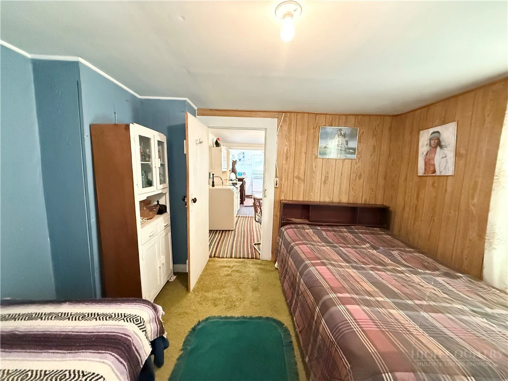 Image number 14 for the current listing