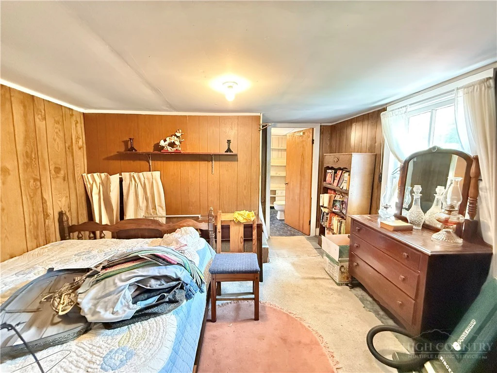Image number 16 for the current listing