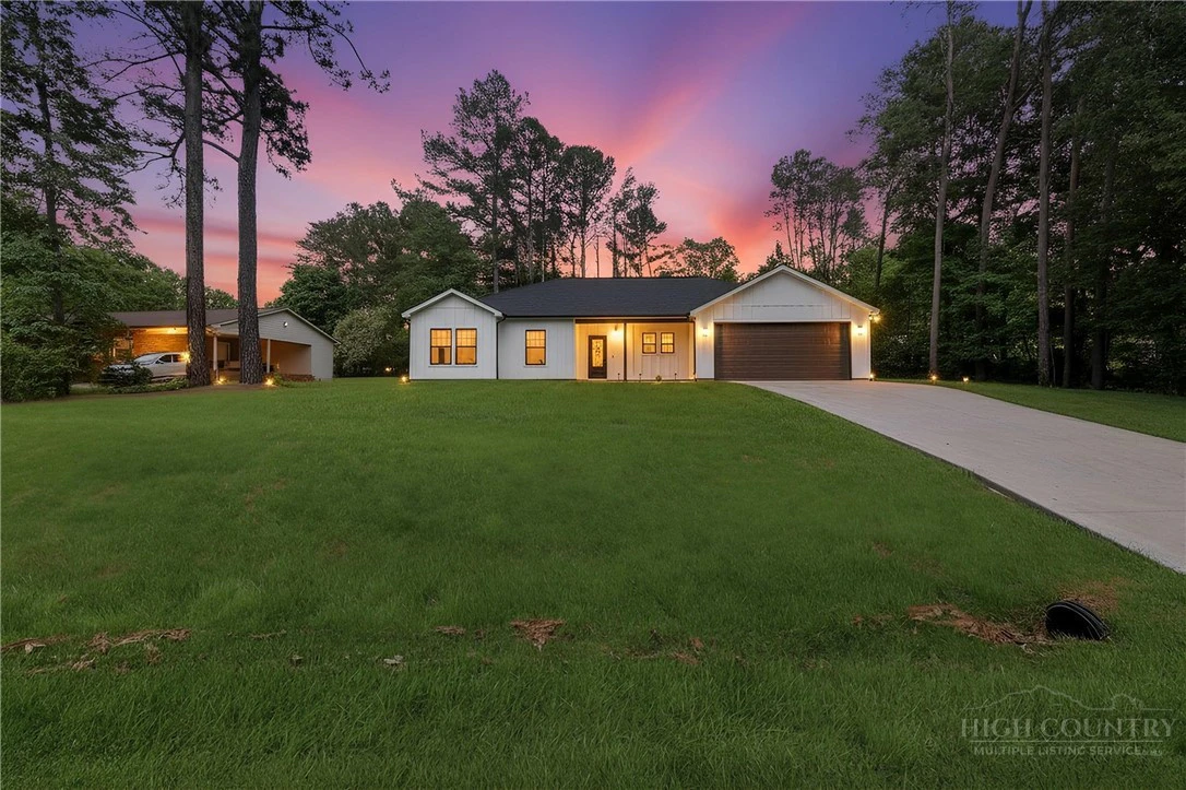 Image number 1 for the current listing
