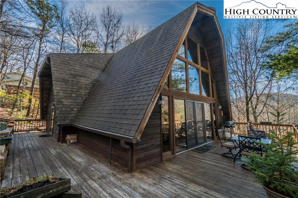 Image number 1 for the current listing