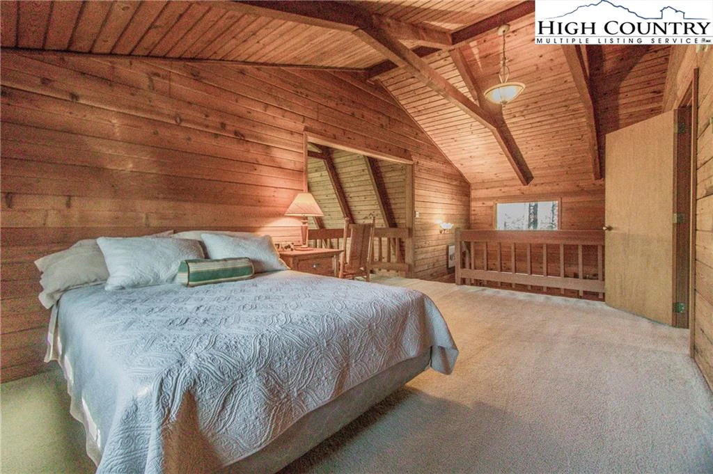 Image number 9 for the current listing