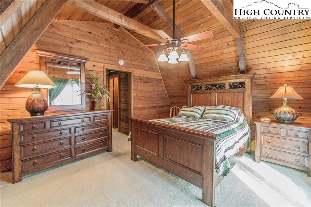 Image number 13 for the current listing