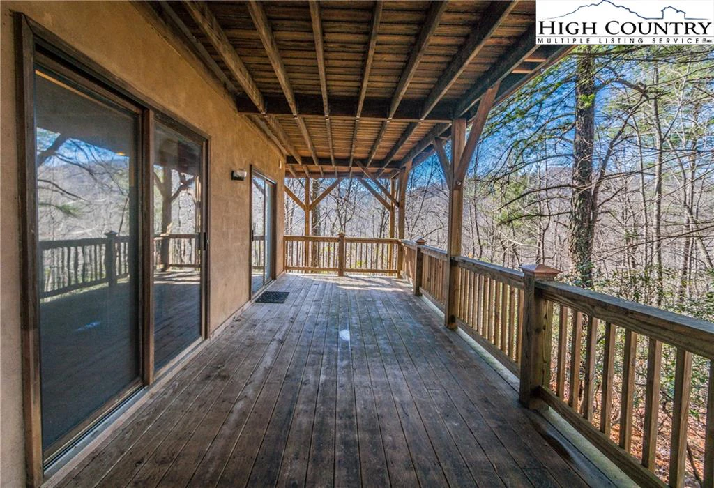 Image number 18 for the current listing