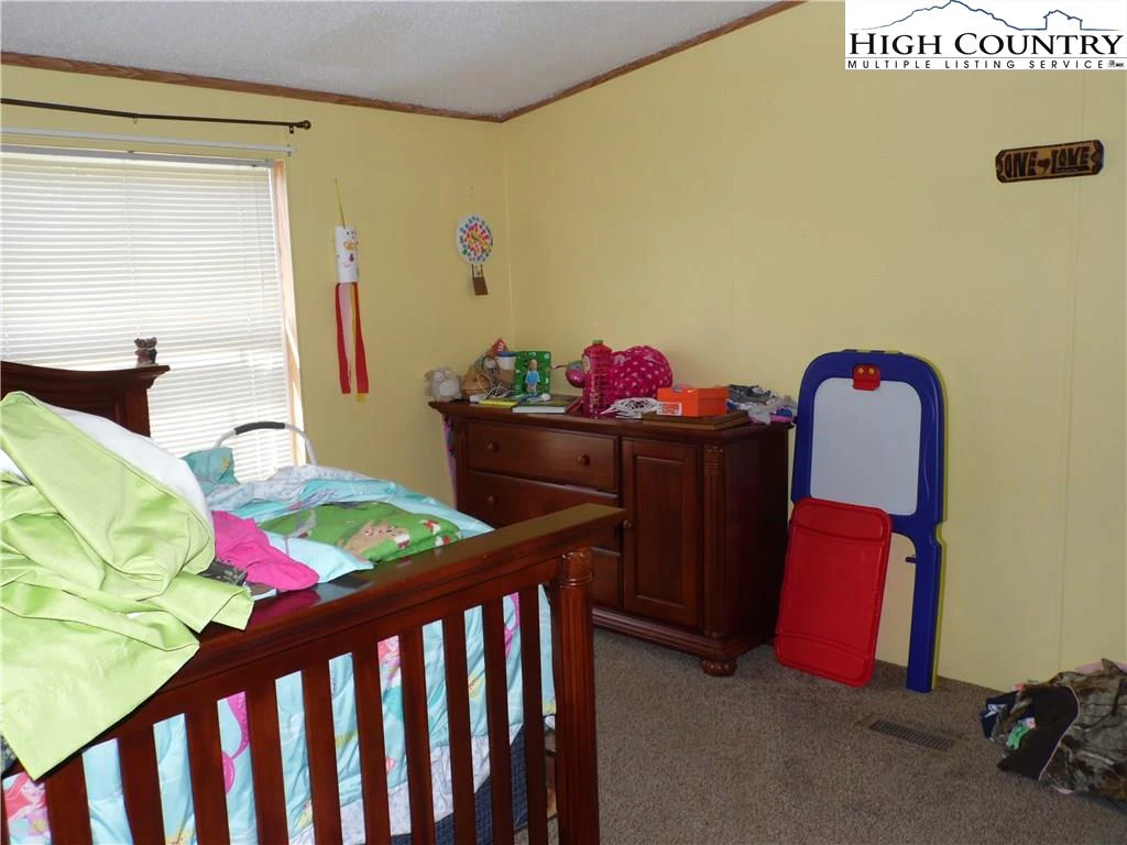 Image number 2 for the current listing