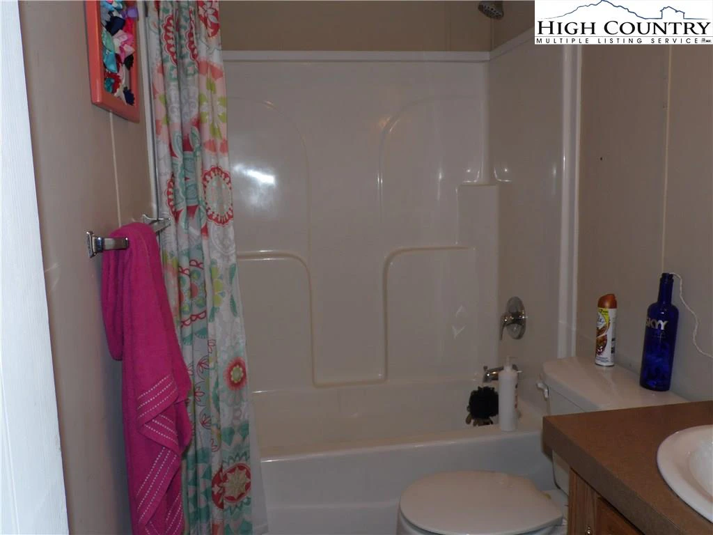 Image number 13 for the current listing