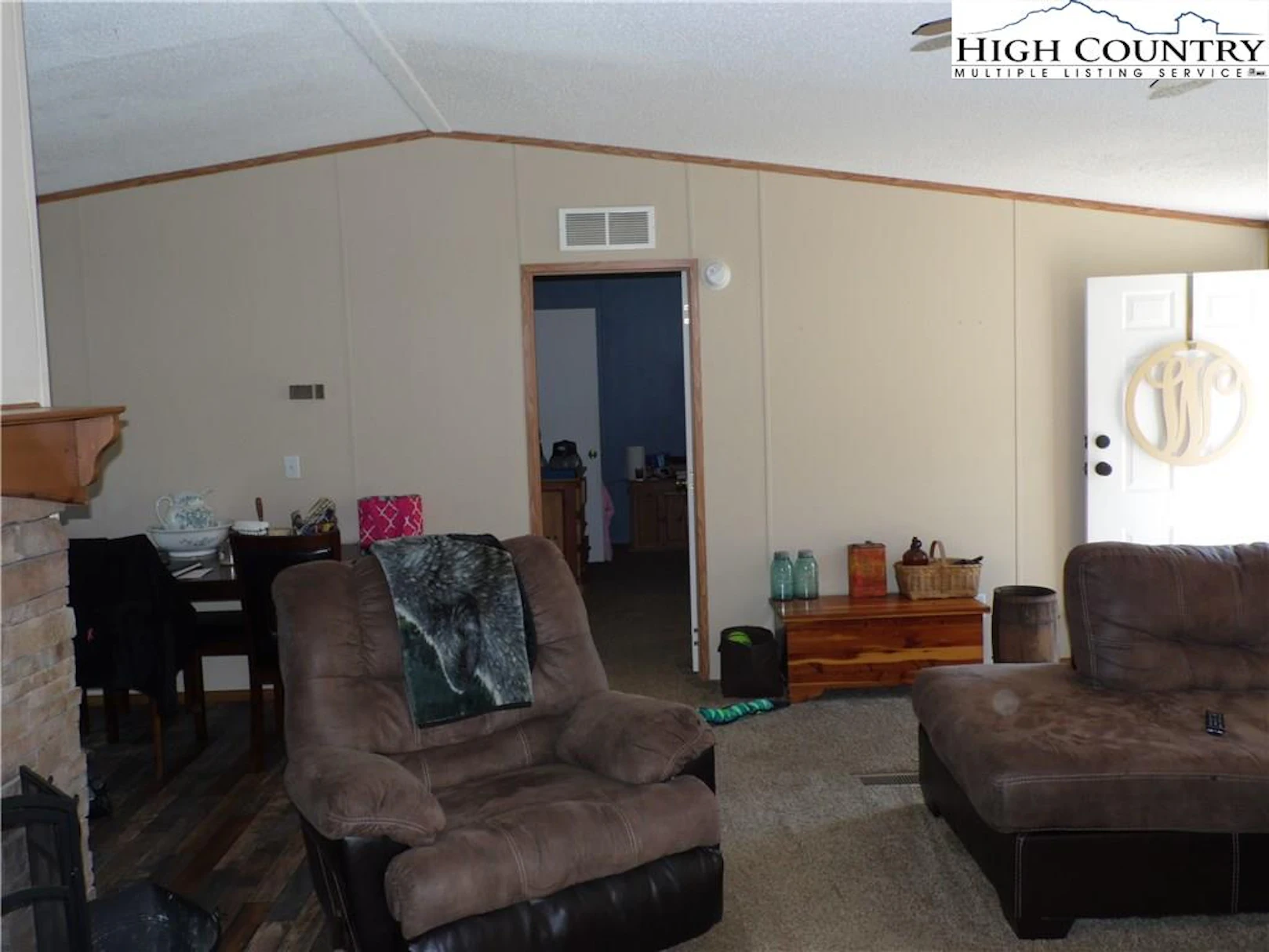 Image number 17 for the current listing