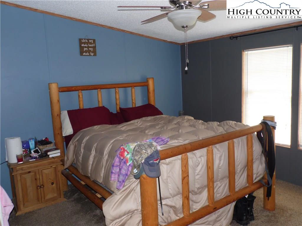 Image number 16 for the current listing