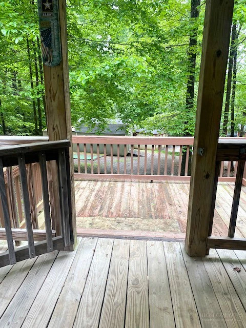 Image number 17 for the current listing