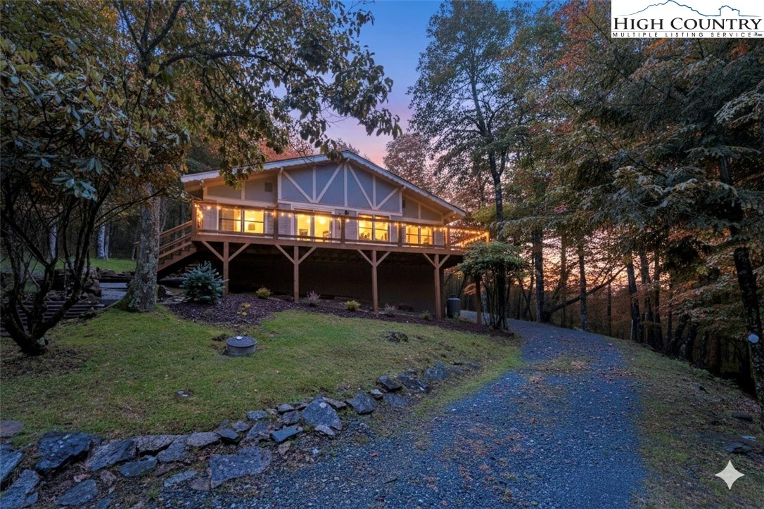 Image number 1 for the current listing