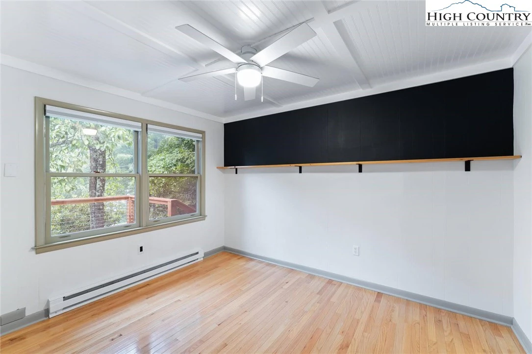 Image number 2 for the current listing