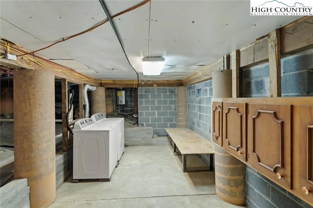 Image number 4 for the current listing