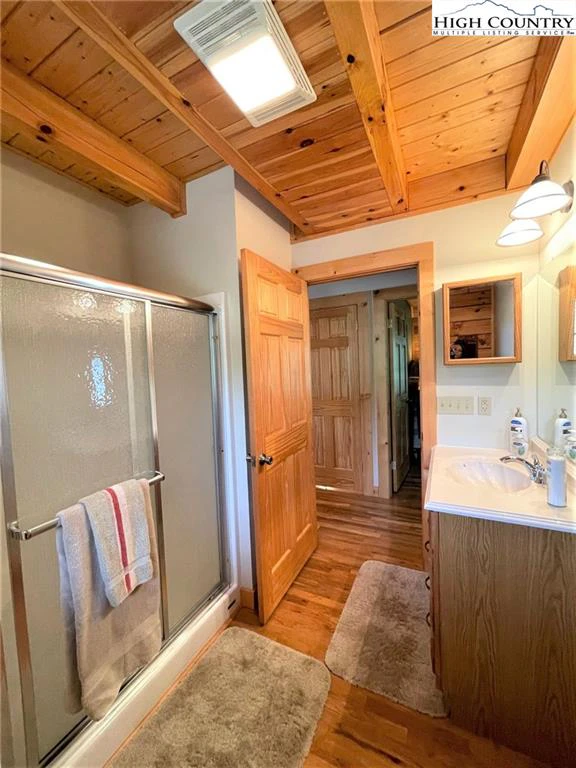 Image number 8 for the current listing