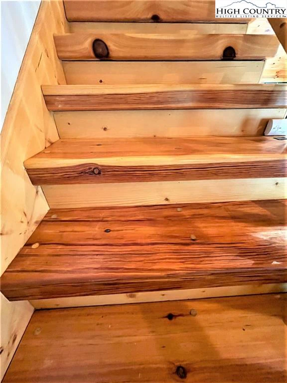 Image number 2 for the current listing