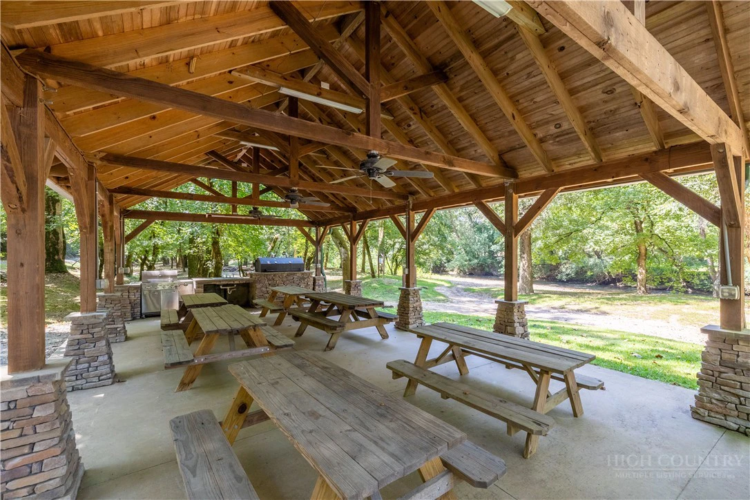 Image number 8 for the current listing