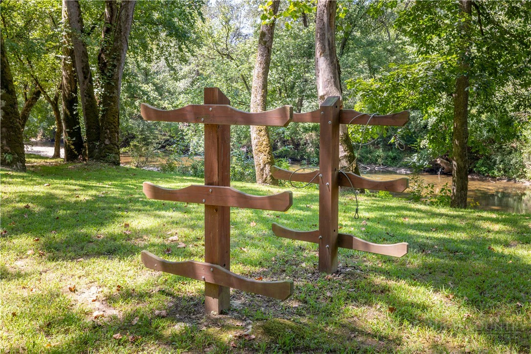 Image number 9 for the current listing