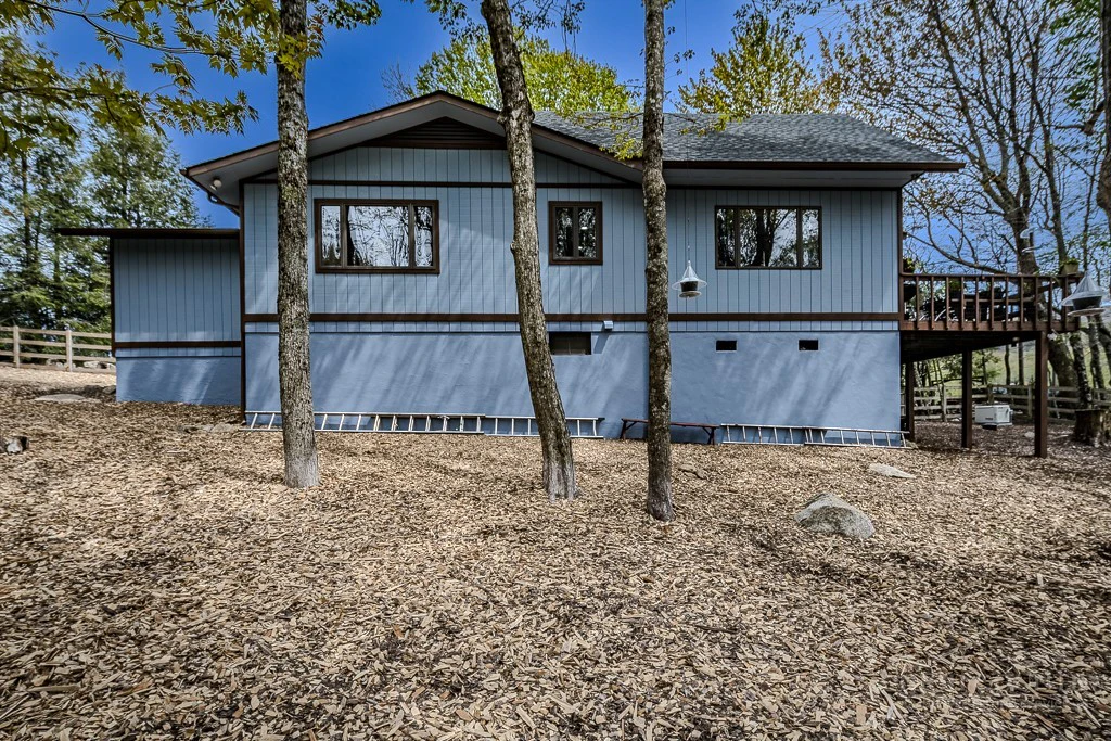 Image number 15 for the current listing