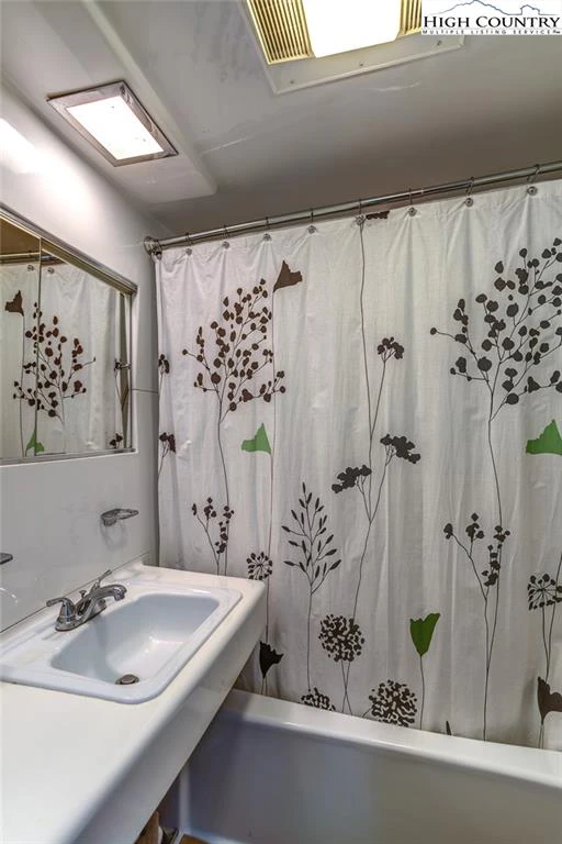 Image number 7 for the current listing