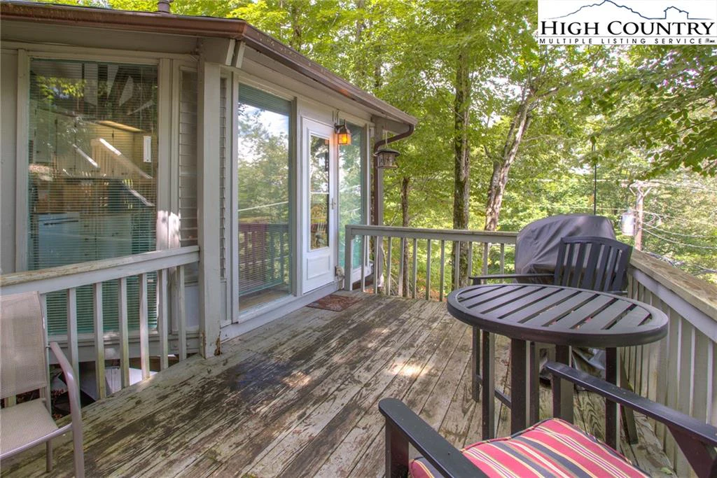 Image number 5 for the current listing