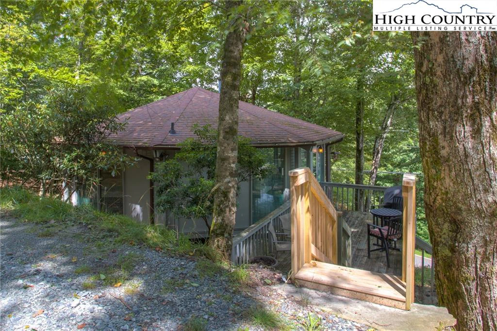 Image number 21 for the current listing