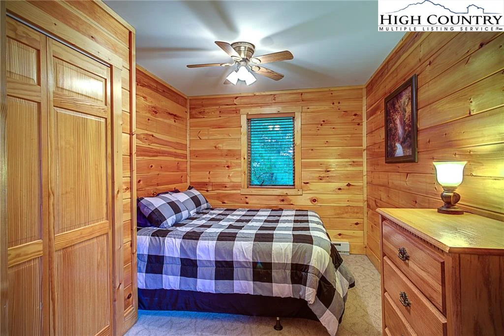 Image number 13 for the current listing