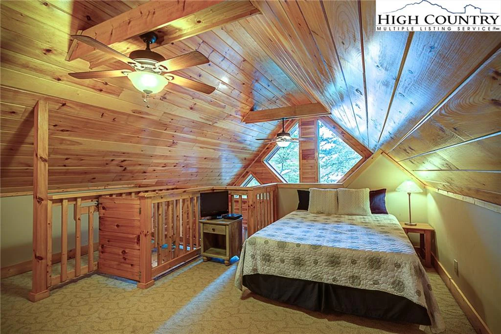 Image number 9 for the current listing
