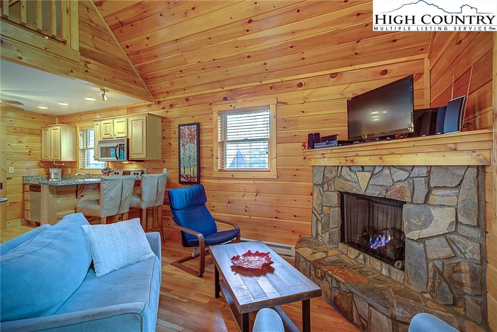 Image number 21 for the current listing
