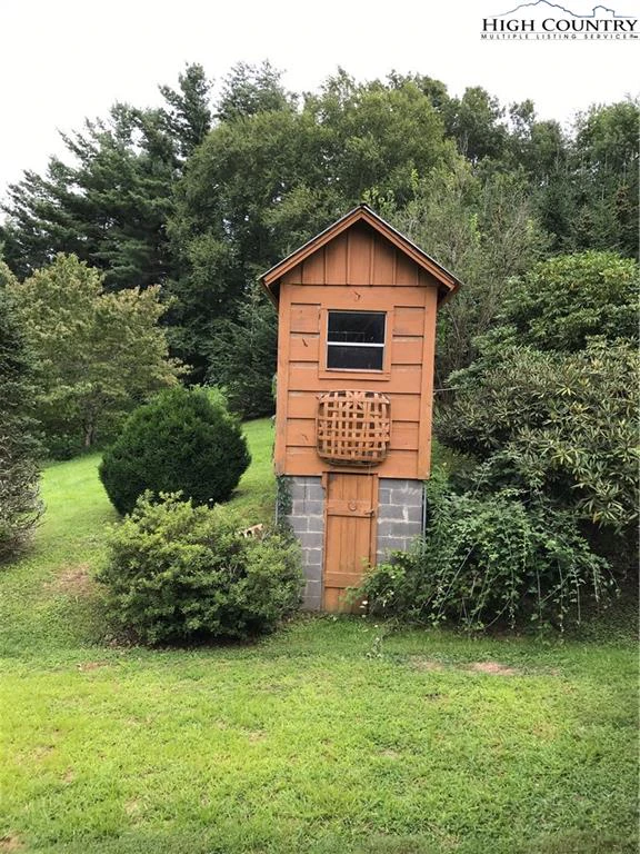 Image number 20 for the current listing