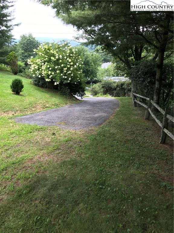 Image number 15 for the current listing