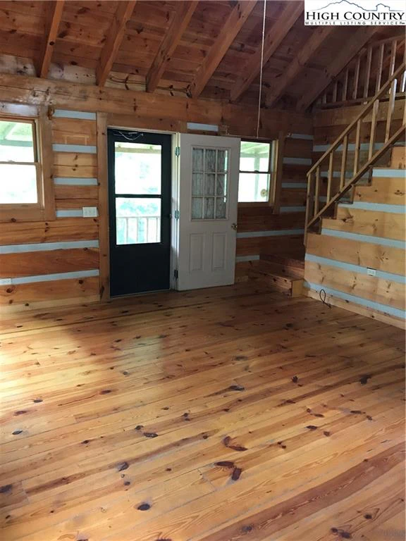 Image number 11 for the current listing