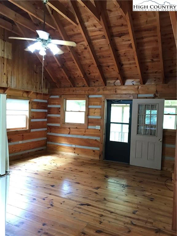 Image number 9 for the current listing