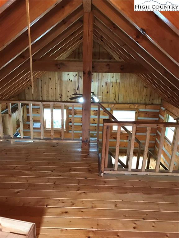 Image number 4 for the current listing