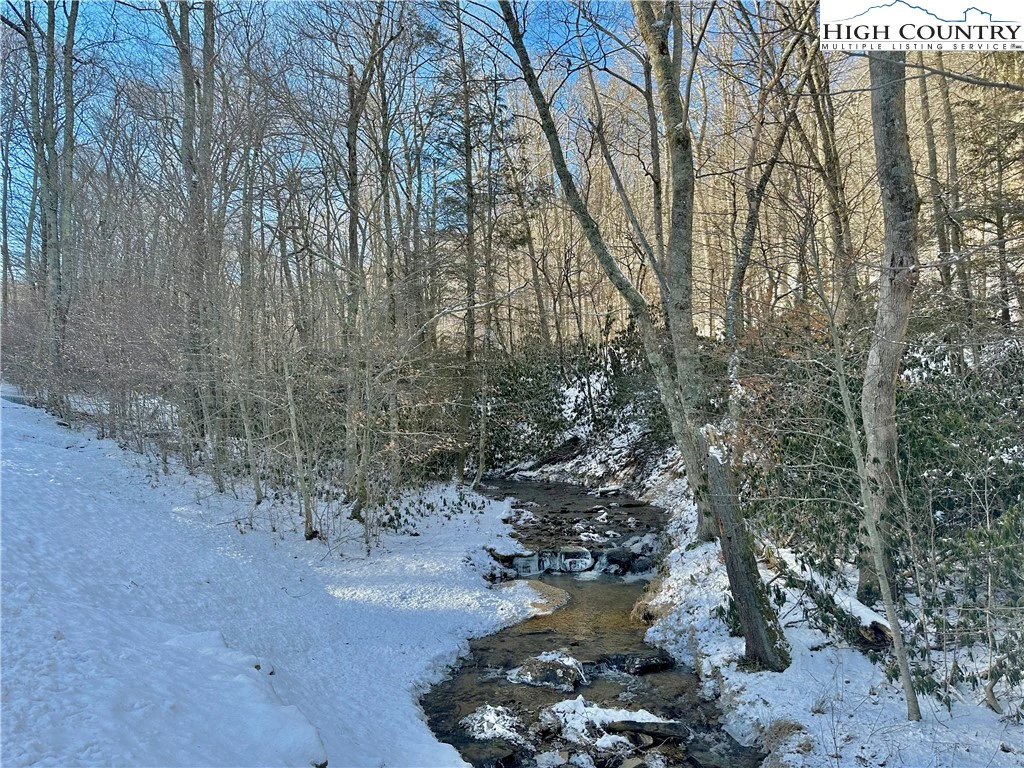 Image number 21 for the current listing