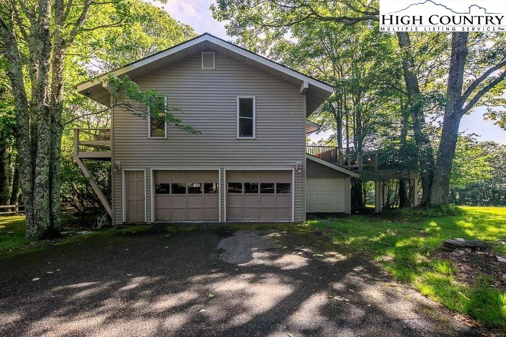 Image number 16 for the current listing