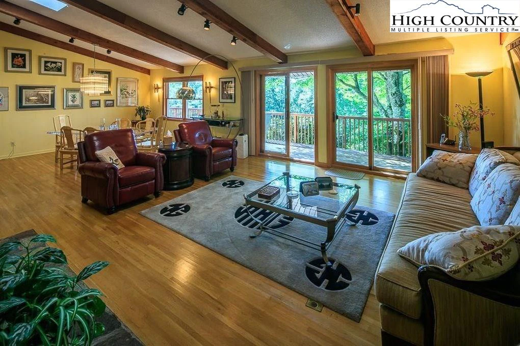 Image number 12 for the current listing