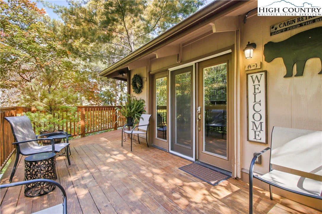 Image number 1 for the current listing