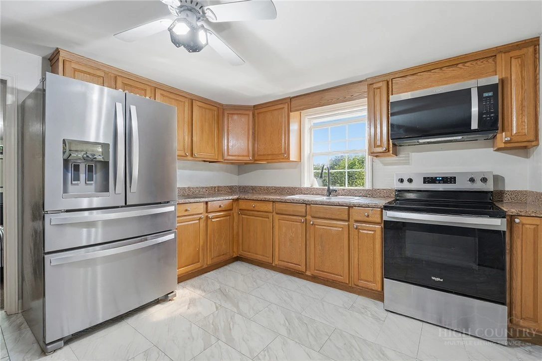 Image number 2 for the current listing