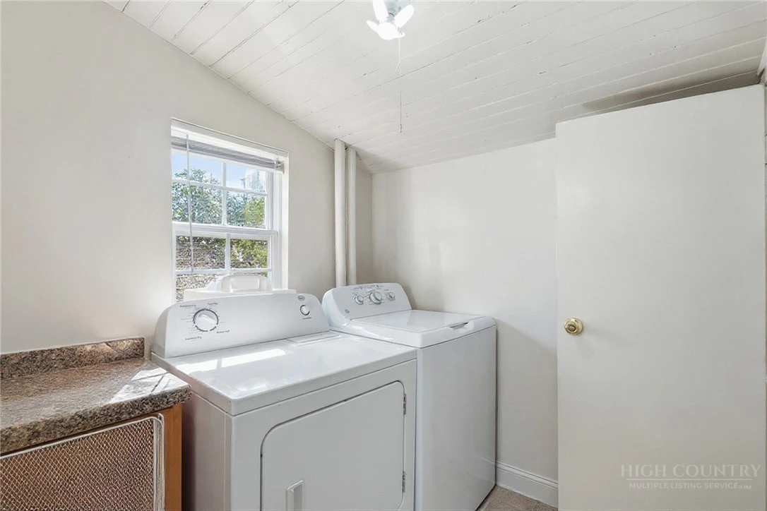 Image number 14 for the current listing